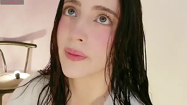 Snapshot of Rebbecawhite_meow chatting on May 2026 09:09:02 PM Rebbecawhite meow online show from May 2026 09:09:02 PM