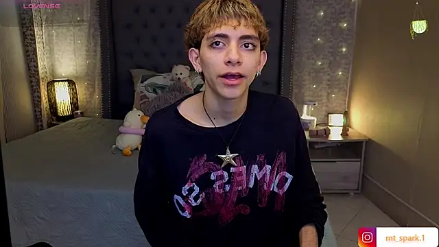 Matty Sparkk online show from December 2025 01:39:01 PM