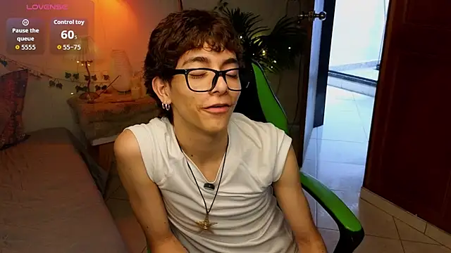 Matty Sparkk online show from May 2026 01:05:02 PM
