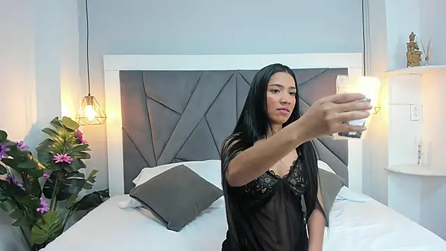 Snapshot of KarolHilton chatting on March 2025 03:10:02 AM KarolHilton online show from March 2025 03:10:02 AM