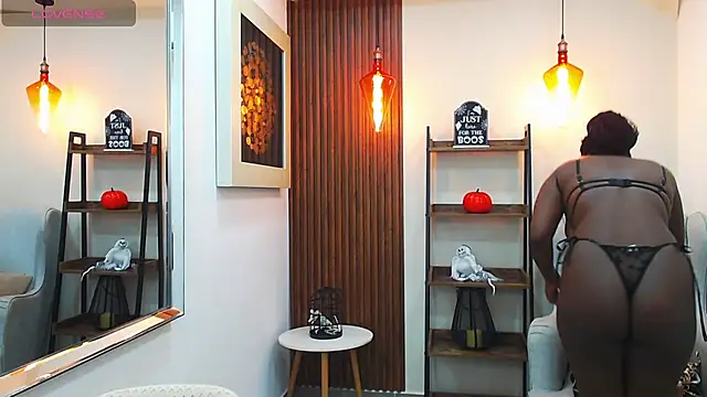 Coral Lise online show from November 2025 11:10:01 AM