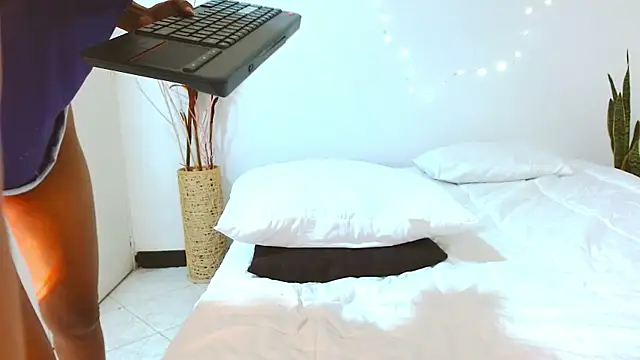 YuliethPetite online show from March 2025 04:24:01 PM