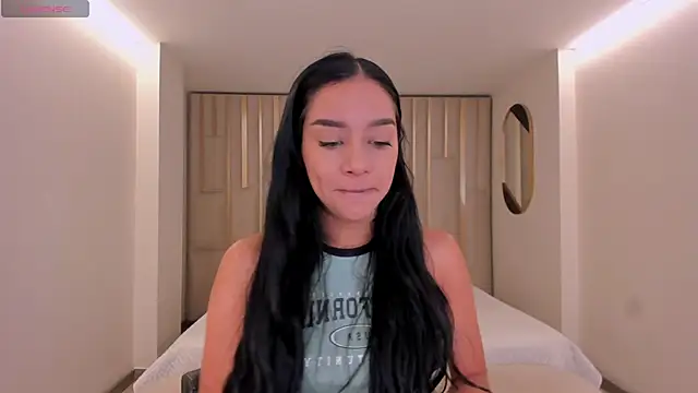 AmaliaCrus online show from April 2026 08:11:01 PM