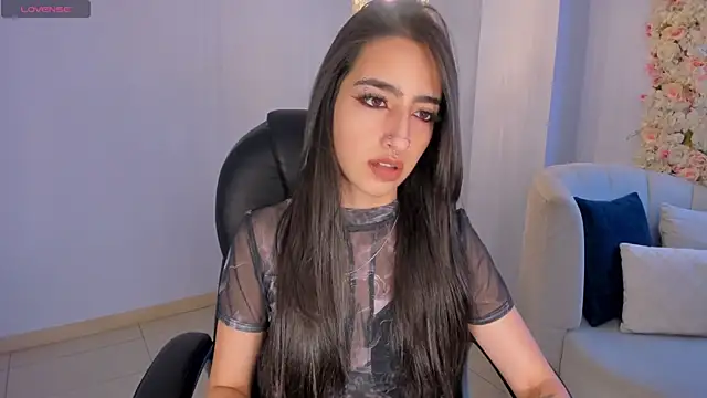 LarisaSmirnov online show from November 2025 04:23:02 AM