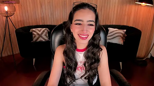 LarisaSmirnov online show from April 2026 04:32:01 AM