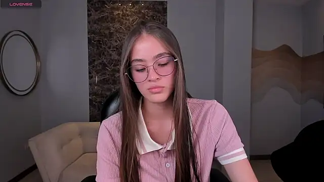 MaiaCollins online show from October 2025 05:22:02 PM