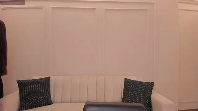 MaiaCollins online show from January 2026 06:22:02 PM