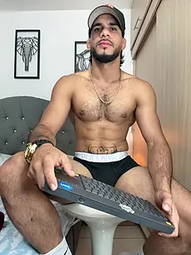 Maximiliano ford online show from March 2025 09:45:01 AM