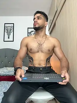 Maximiliano ford online show from September 2025 10:50:02 AM