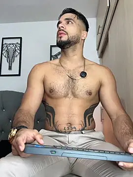 Maximiliano ford online show from November 2025 10:24:01 AM