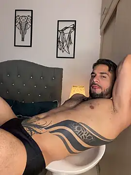 Maximiliano ford online show from May 2026 11:46:02 PM