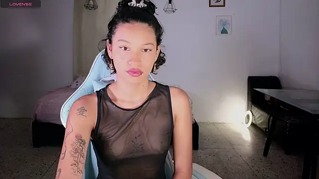 Snapshot of eleselas chatting on October 2025 02:07:01 AM eleselas online show from October 2025 02:07:01 AM