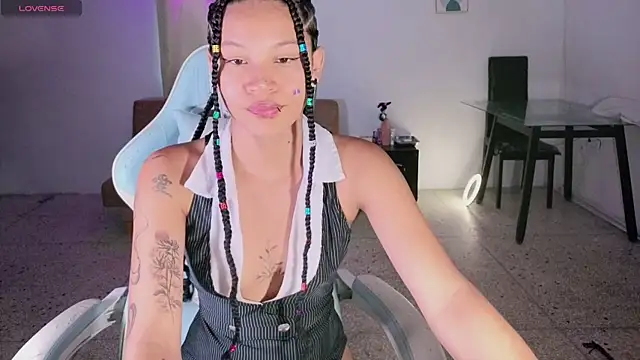 Snapshot of eleselas chatting on October 2025 10:10:01 PM eleselas online show from October 2025 10:10:01 PM