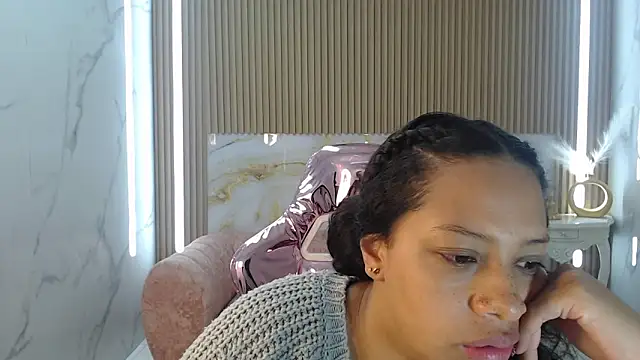 zhara rose s online show from March 2025 03:01:02 AM