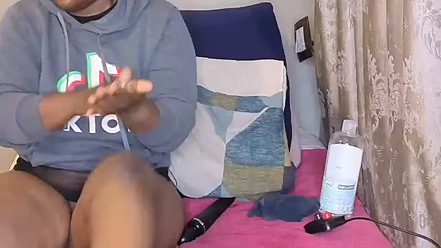 spicybootie online show from July 2026 06:16:02 AM