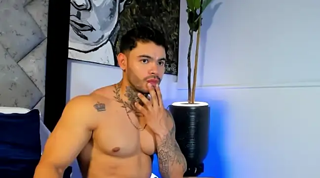 thiagoferrari2 online show from March 2025 11:34:02 PM