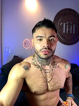 thiagoferrari2 online show from October 2025 05:28:01 AM