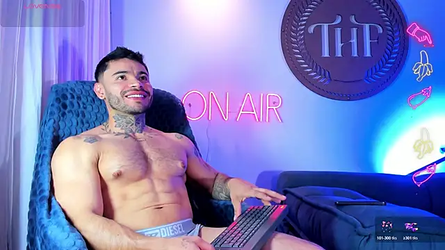 thiagoferrari2 online show from October 2025 01:00:02 AM