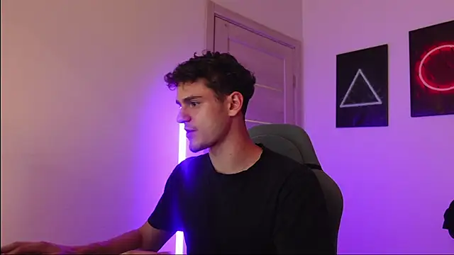 Snapshot of Brad_Holloway chatting on September 2025 01:36:01 PM Brad Holloway online show from September 2025 01:36:01 PM