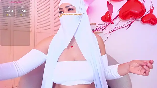 Snapshot of Layla_arabelle chatting on February 2026 08:38:01 PM Layla arabelle online show from February 2026 08:38:01 PM