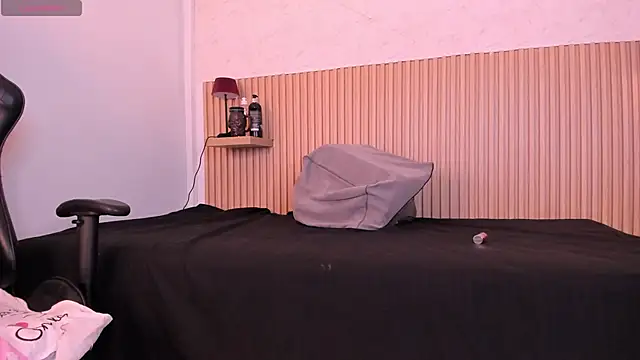 Layla arabelle online show from July 2026 09:03:01 PM
