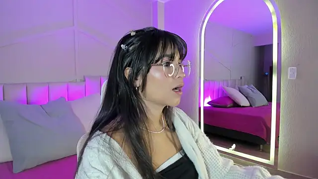 Snapshot of Eimmy_bm chatting on October 2025 07:03:02 PM Eimmy bm online show from October 2025 07:03:02 PM