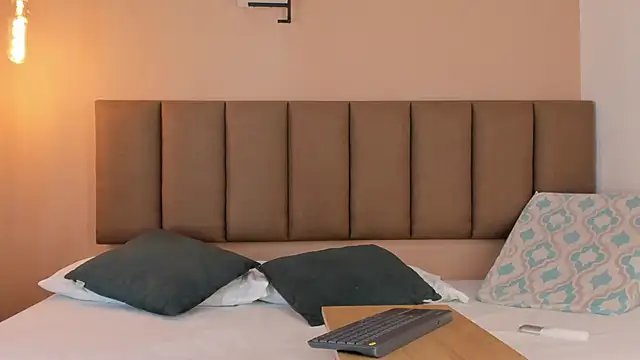 Snapshot of honeygray02 chatting on October 2025 12:13:02 PM honeygray02 online show from October 2025 12:13:02 PM