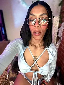Snapshot of Fiorella-Bossh chatting on September 2025 08:25:01 AM Fiorella-Bossh online show from September 2025 08:25:01 AM