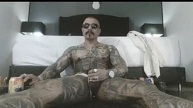 danilog515 online show from November 2025 09:02:02 PM