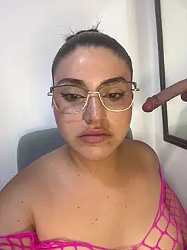 pareja curiosa19 online show from May 2026 01:33:01 AM