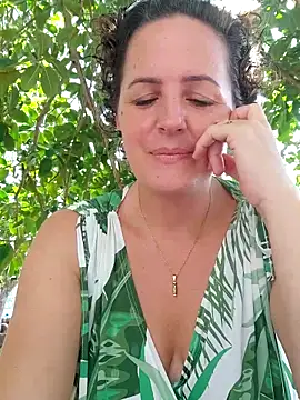 emiliemilf online show from April 2026 07:52:01 PM