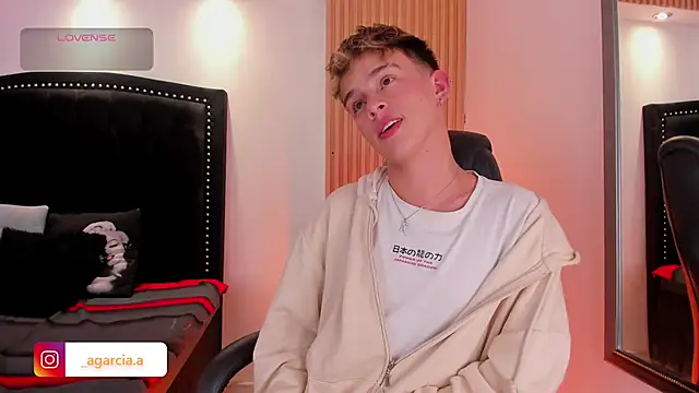 LiamWildx20 online show from April 2026 04:15:02 AM