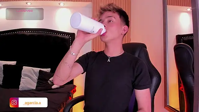 LiamWildx20 online show from April 2026 04:05:02 AM