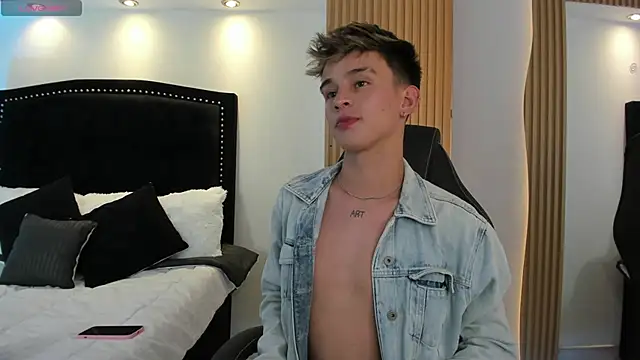 LiamWildx20 online show from May 2026 09:23:02 PM