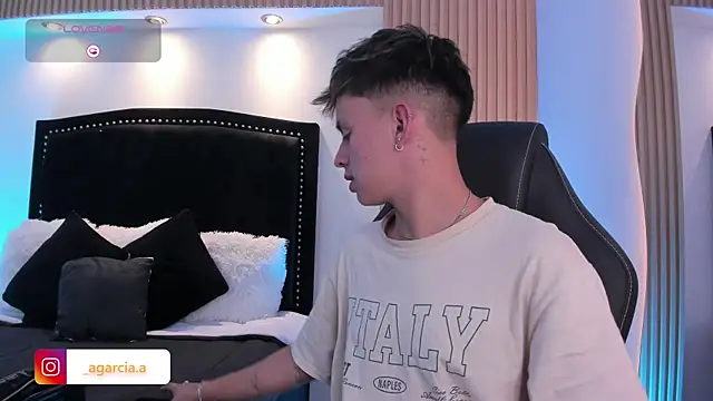 LiamWildx20 online show from June 2026 05:06:02 AM