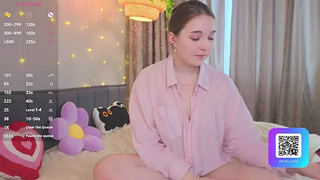 ConstanceHelms online show from April 2026 05:05:02 AM