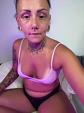 xxveraa vibe online show from August 2026 09:28:01 PM
