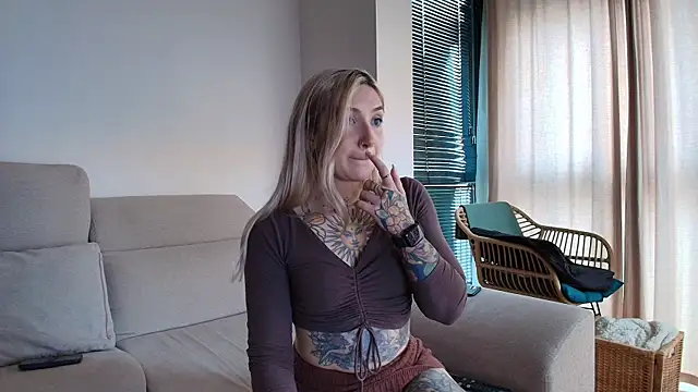 tattoobbgirl online show from January 2026 04:44:01 PM