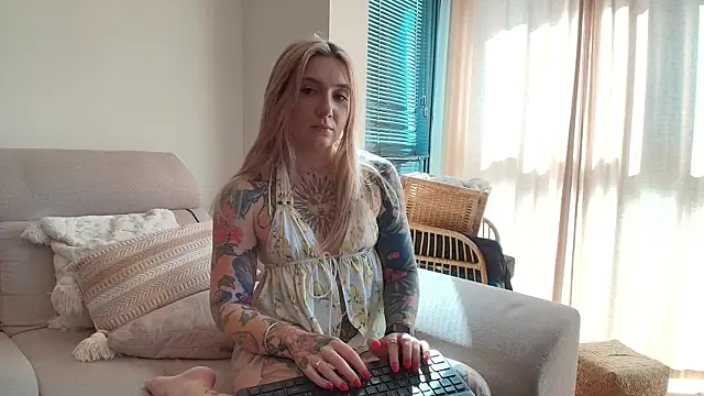 tattoobbgirl online show from April 2026 03:28:02 PM