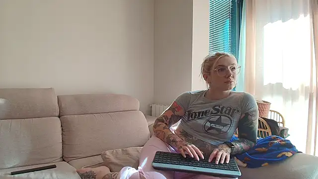 tattoobbgirl online show from June 2026 03:55:02 PM