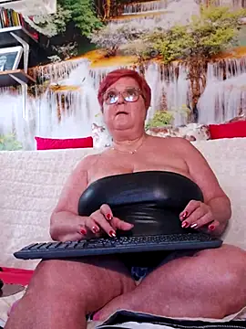 Snapshot of QueenPammy1 chatting on February 2025 06:37:02 AM QueenPammy1 online show from February 2025 06:37:02 AM