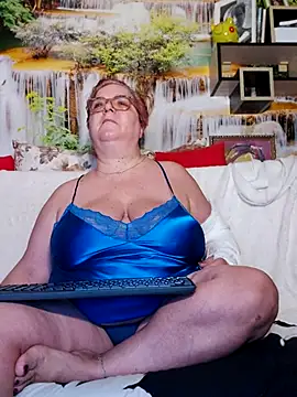 Snapshot of QueenPammy1 chatting on March 2025 06:27:01 AM QueenPammy1 online show from March 2025 06:27:01 AM