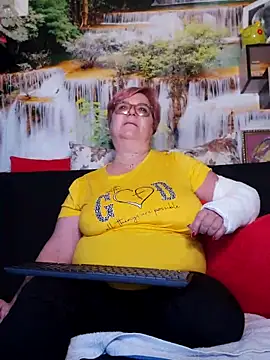 Snapshot of QueenPammy1 chatting on March 2025 04:11:01 PM QueenPammy1 online show from March 2025 04:11:01 PM