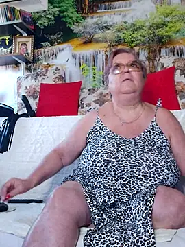 Snapshot of QueenPammy1 chatting on September 2025 06:45:02 AM QueenPammy1 online show from September 2025 06:45:02 AM