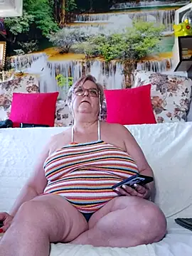 Snapshot of QueenPammy1 chatting on September 2025 10:49:02 AM QueenPammy1 online show from September 2025 10:49:02 AM