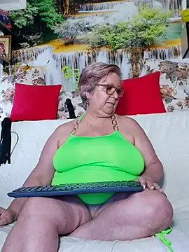 Snapshot of QueenPammy1 chatting on September 2025 06:41:01 AM QueenPammy1 online show from September 2025 06:41:01 AM