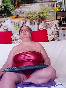 Snapshot of QueenPammy1 chatting on October 2025 07:06:01 AM QueenPammy1 online show from October 2025 07:06:01 AM