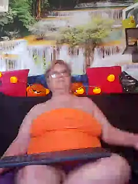 Snapshot of QueenPammy1 chatting on October 2025 11:22:01 AM QueenPammy1 online show from October 2025 11:22:01 AM