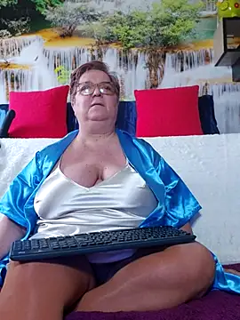 Snapshot of QueenPammy1 chatting on November 2025 07:03:01 AM QueenPammy1 online show from November 2025 07:03:01 AM