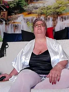 Snapshot of QueenPammy1 chatting on February 2026 07:53:01 AM QueenPammy1 online show from February 2026 07:53:01 AM